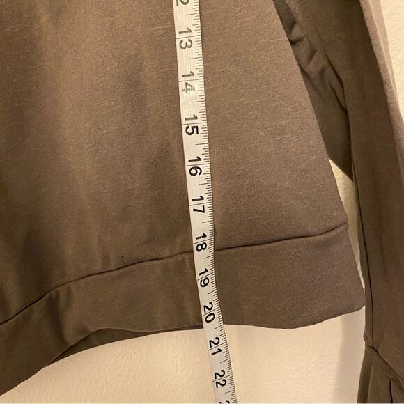 Nike Therma fleece crop Running Top AT4204-266 CREW LONG SLEEVE brown L - Picture 3 of 11